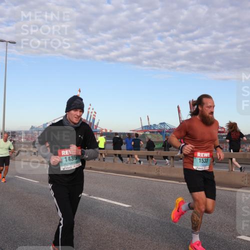 03.10.2024 - Köhlbrandbrückenlauf Matties Gatica Varas http://msf.ph/oto/7210028 03.10.2024 09:35:35 Position 2 1435, 1533 meine-sportfotos.de
