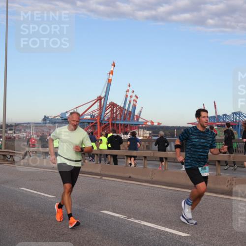 03.10.2024 - Köhlbrandbrückenlauf Matties Gatica Varas http://msf.ph/oto/7210101 03.10.2024 09:35:36 Position 2 1170, 1066 meine-sportfotos.de