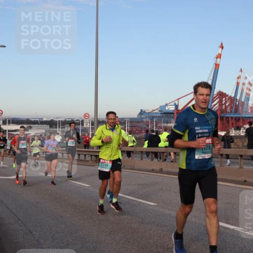 03.10.2024 - Köhlbrandbrückenlauf Matties Gatica Varas http://msf.ph/oto/7210240 03.10.2024 09:35:39 Position 2 1763, 1443, 2017, 1250, 70 meine-sportfotos.de