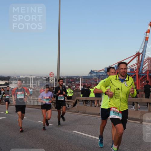 03.10.2024 - Köhlbrandbrückenlauf Matties Gatica Varas http://msf.ph/oto/7210282 03.10.2024 09:35:40 Position 2 75007, 1161, 1442, 500, 1763, 1443, 1250 meine-sportfotos.de
