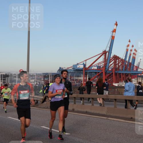 03.10.2024 - Köhlbrandbrückenlauf Matties Gatica Varas http://msf.ph/oto/7210318 03.10.2024 09:35:41 Position 2 1270, 1914, 1161, 1442 meine-sportfotos.de