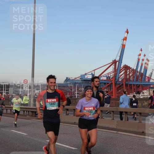 03.10.2024 - Köhlbrandbrückenlauf Matties Gatica Varas http://msf.ph/oto/7210343 03.10.2024 09:35:42 Position 2 500, 1, 1270, 1914, 461, 1442, 1143, 385 meine-sportfotos.de