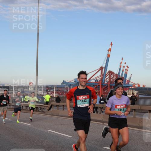 03.10.2024 - Köhlbrandbrückenlauf Matties Gatica Varas http://msf.ph/oto/7210363 03.10.2024 09:35:43 Position 2 1343, 1161, 1914, 1442, 1443 meine-sportfotos.de