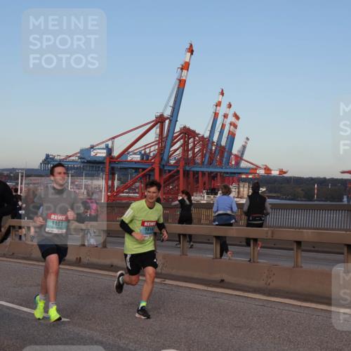 03.10.2024 - Köhlbrandbrückenlauf Matties Gatica Varas http://msf.ph/oto/7210409 03.10.2024 09:35:45 Position 2 500, 1270, 1161, 1914 meine-sportfotos.de