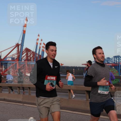 03.10.2024 - Köhlbrandbrückenlauf Matties Gatica Varas http://msf.ph/oto/7210482 03.10.2024 09:35:47 Position 2 1270, 1161, 1914 meine-sportfotos.de