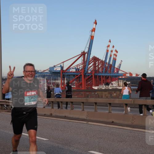 03.10.2024 - Köhlbrandbrückenlauf Matties Gatica Varas http://msf.ph/oto/7210486 03.10.2024 09:35:48 Position 2 500, 1, 1343 meine-sportfotos.de