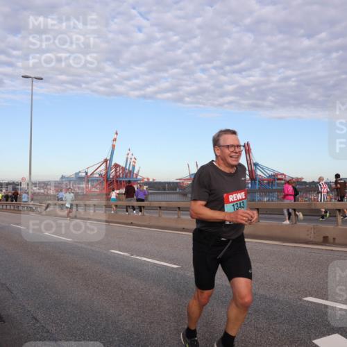 03.10.2024 - Köhlbrandbrückenlauf Matties Gatica Varas http://msf.ph/oto/7210512 03.10.2024 09:35:49 Position 2 1343 meine-sportfotos.de