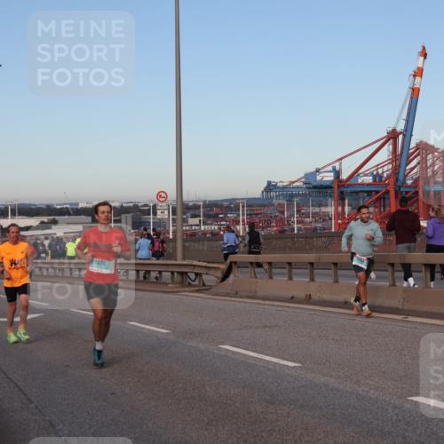 03.10.2024 - Köhlbrandbrückenlauf Matties Gatica Varas http://msf.ph/oto/7210518 03.10.2024 09:35:51 Position 2 42, 1075, 1204 meine-sportfotos.de