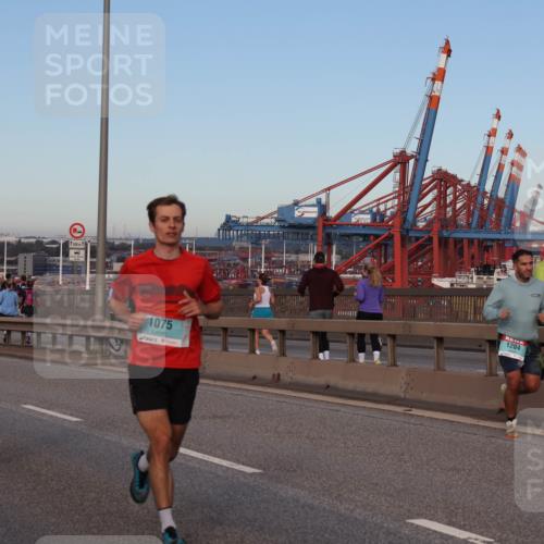 03.10.2024 - Köhlbrandbrückenlauf Matties Gatica Varas http://msf.ph/oto/7210549 03.10.2024 09:35:52 Position 2 42, 500, 1075, 1204 meine-sportfotos.de