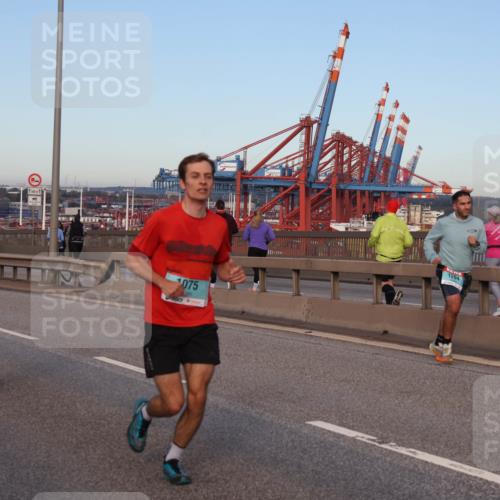 03.10.2024 - Köhlbrandbrückenlauf Matties Gatica Varas http://msf.ph/oto/7210557 03.10.2024 09:35:53 Position 2 500, 075, 1204 meine-sportfotos.de