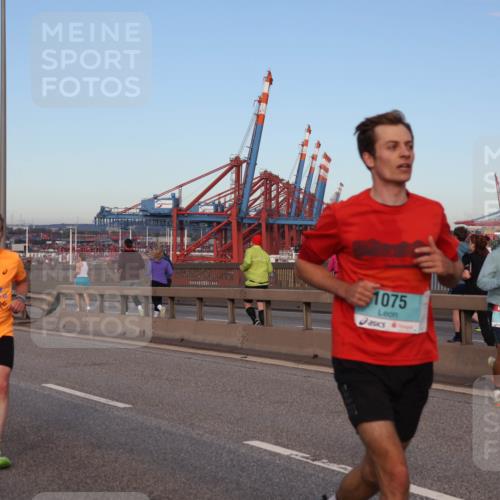 03.10.2024 - Köhlbrandbrückenlauf Matties Gatica Varas http://msf.ph/oto/7210571 03.10.2024 09:35:53 Position 2 1075, 1204 meine-sportfotos.de