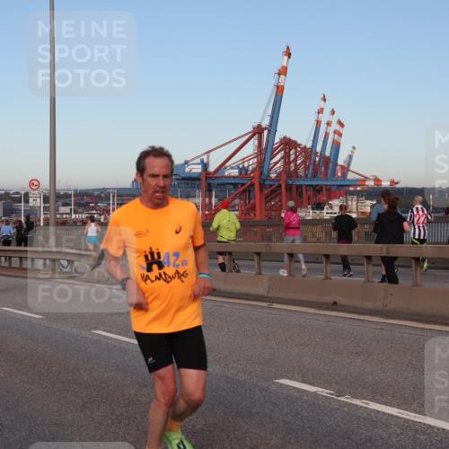 03.10.2024 - Köhlbrandbrückenlauf Matties Gatica Varas http://msf.ph/oto/7210609 03.10.2024 09:35:55 Position 2 500, 1, 42 meine-sportfotos.de