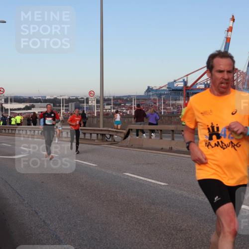 03.10.2024 - Köhlbrandbrückenlauf Matties Gatica Varas http://msf.ph/oto/7210619 03.10.2024 09:35:55 Position 2  meine-sportfotos.de