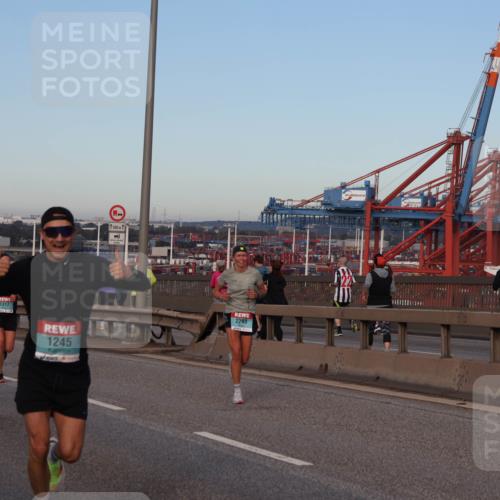 03.10.2024 - Köhlbrandbrückenlauf Matties Gatica Varas http://msf.ph/oto/7210727 03.10.2024 09:36:00 Position 2 143, 1179, 1317, 500, 1245, 2293 meine-sportfotos.de