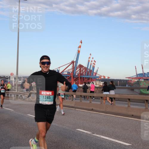 03.10.2024 - Köhlbrandbrückenlauf Matties Gatica Varas http://msf.ph/oto/7210766 03.10.2024 09:36:01 Position 2 1179, 1245 meine-sportfotos.de