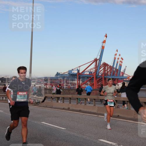 03.10.2024 - Köhlbrandbrückenlauf Matties Gatica Varas http://msf.ph/oto/7210778 03.10.2024 09:36:02 Position 2 1179, 2293, 124 meine-sportfotos.de