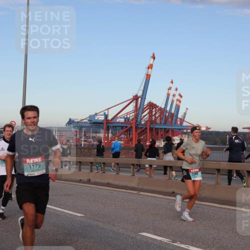 03.10.2024 - Köhlbrandbrückenlauf Matties Gatica Varas http://msf.ph/oto/7210786 03.10.2024 09:36:03 Position 2 1179, 2293 meine-sportfotos.de