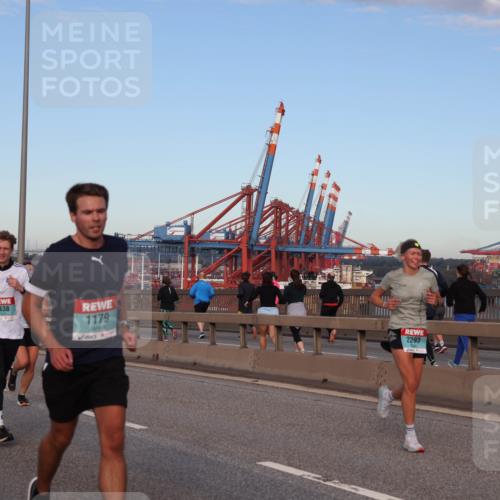 03.10.2024 - Köhlbrandbrückenlauf Matties Gatica Varas http://msf.ph/oto/7210791 03.10.2024 09:36:03 Position 2 1438, 1179, 2293 meine-sportfotos.de