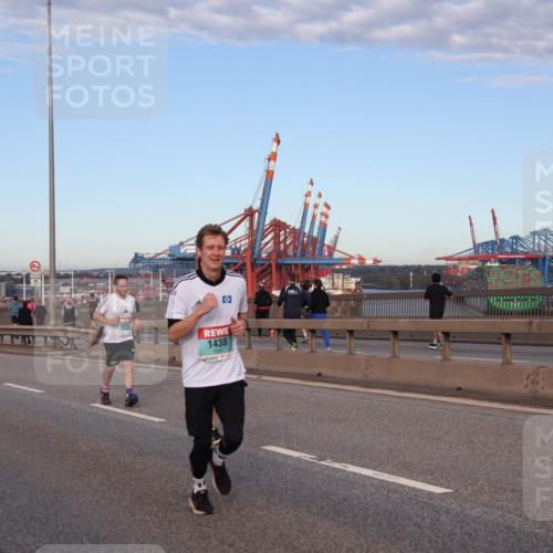 03.10.2024 - Köhlbrandbrückenlauf Matties Gatica Varas http://msf.ph/oto/7210822 03.10.2024 09:36:05 Position 2 1193, 1217, 1438 meine-sportfotos.de