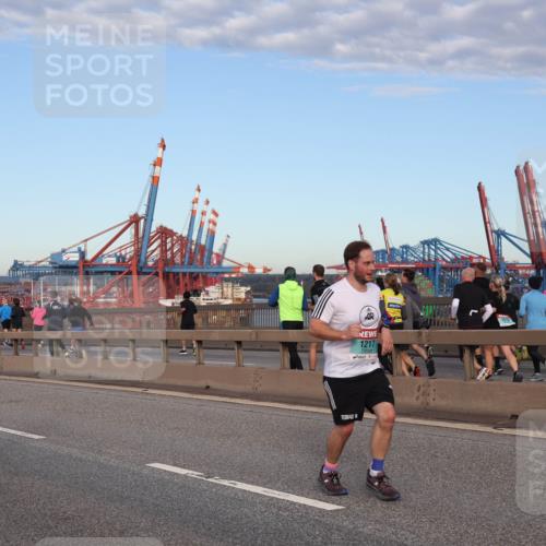 03.10.2024 - Köhlbrandbrückenlauf Matties Gatica Varas http://msf.ph/oto/7210867 03.10.2024 09:36:07 Position 2 1193, 1217 meine-sportfotos.de