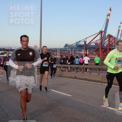 03.10.2024 - Köhlbrandbrückenlauf Matties Gatica Varas http://msf.ph/oto/7210974 03.10.2024 09:36:15 Position 2 500, 2875, 1867, 1159, 1496, 4 meine-sportfotos.de