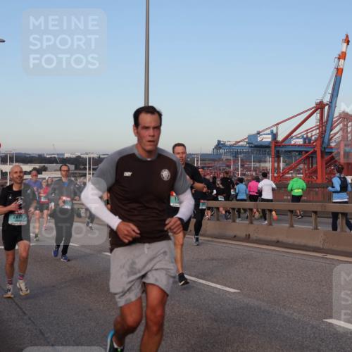 03.10.2024 - Köhlbrandbrückenlauf Matties Gatica Varas http://msf.ph/oto/7210979 03.10.2024 09:36:16 Position 2 500, 2875, 17, 149 meine-sportfotos.de