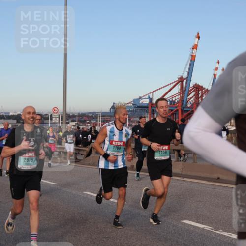 03.10.2024 - Köhlbrandbrückenlauf Matties Gatica Varas http://msf.ph/oto/7210993 03.10.2024 09:36:17 Position 2 2875, 00, 1, 1108, 1159 meine-sportfotos.de