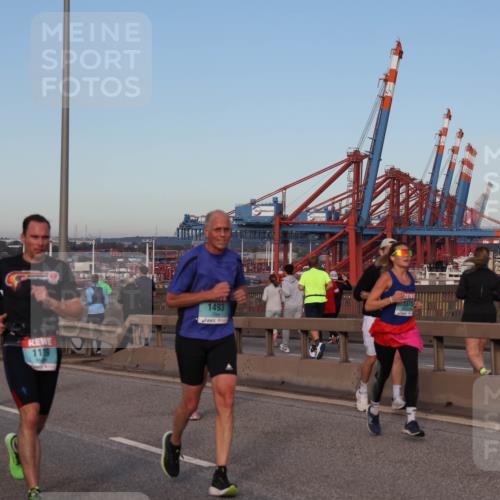 03.10.2024 - Köhlbrandbrückenlauf Matties Gatica Varas http://msf.ph/oto/7211072 03.10.2024 09:36:22 Position 2 1185, 1119, 1493 meine-sportfotos.de