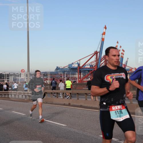 03.10.2024 - Köhlbrandbrückenlauf Matties Gatica Varas http://msf.ph/oto/7211106 03.10.2024 09:36:23 Position 2 1153, 1185, 1119, 1554, 1493 meine-sportfotos.de