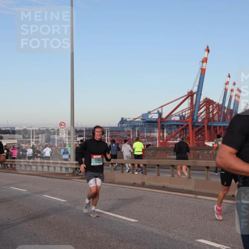 03.10.2024 - Köhlbrandbrückenlauf Matties Gatica Varas http://msf.ph/oto/7211112 03.10.2024 09:36:23 Position 2 1153, 500, 1, 1185, 118 meine-sportfotos.de