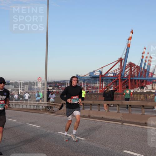 03.10.2024 - Köhlbrandbrückenlauf Matties Gatica Varas http://msf.ph/oto/7211135 03.10.2024 09:36:24 Position 2 500, 153, 1185, 1117 meine-sportfotos.de