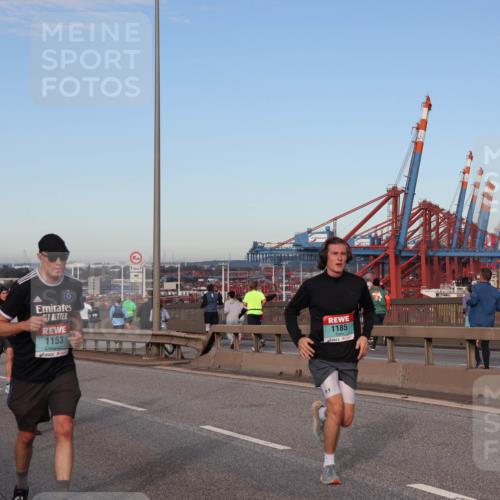 03.10.2024 - Köhlbrandbrückenlauf Matties Gatica Varas http://msf.ph/oto/7211157 03.10.2024 09:36:24 Position 2 1153, 1500, 1185 meine-sportfotos.de