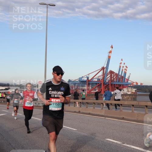 03.10.2024 - Köhlbrandbrückenlauf Matties Gatica Varas http://msf.ph/oto/7211181 03.10.2024 09:36:25 Position 2 1266, 1153, 1185 meine-sportfotos.de