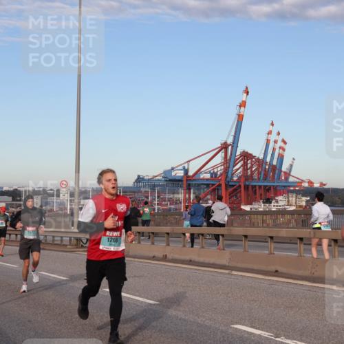 03.10.2024 - Köhlbrandbrückenlauf Matties Gatica Varas http://msf.ph/oto/7211213 03.10.2024 09:36:27 Position 2 1572, 1266 meine-sportfotos.de