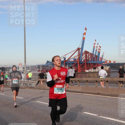 03.10.2024 - Köhlbrandbrückenlauf Matties Gatica Varas http://msf.ph/oto/7211237 03.10.2024 09:36:27 Position 2 500, 1, 1572, 1266 meine-sportfotos.de