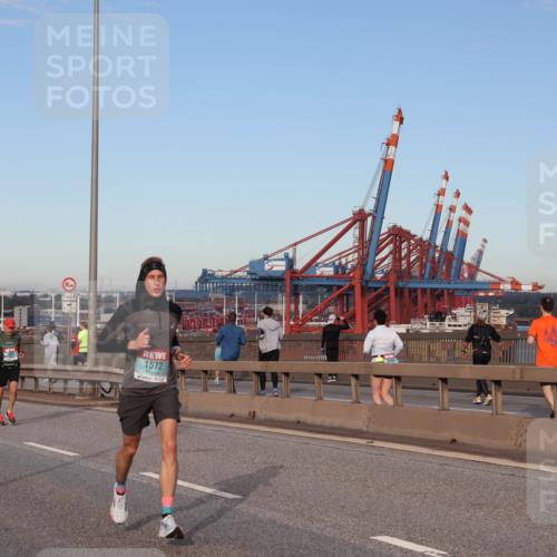 03.10.2024 - Köhlbrandbrückenlauf Matties Gatica Varas http://msf.ph/oto/7211279 03.10.2024 09:36:28 Position 2 1572 meine-sportfotos.de