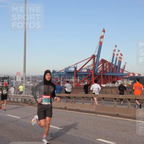 03.10.2024 - Köhlbrandbrückenlauf Matties Gatica Varas http://msf.ph/oto/7211287 03.10.2024 09:36:29 Position 2 500, 1572 meine-sportfotos.de