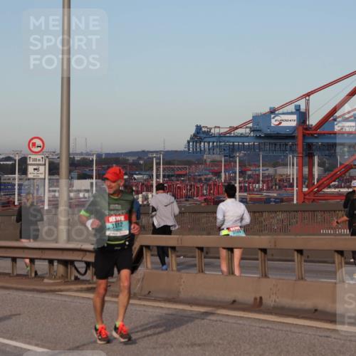 03.10.2024 - Köhlbrandbrückenlauf Matties Gatica Varas http://msf.ph/oto/7211340 03.10.2024 09:36:31 Position 2 1500, 1, 1512 meine-sportfotos.de