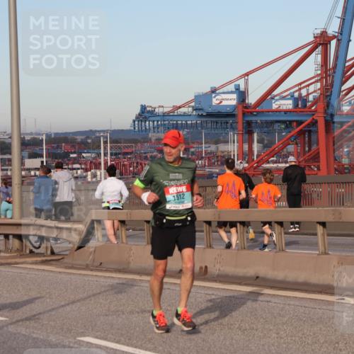 03.10.2024 - Köhlbrandbrückenlauf Matties Gatica Varas http://msf.ph/oto/7211380 03.10.2024 09:36:32 Position 2 1500, 3189, 1512, 7 meine-sportfotos.de