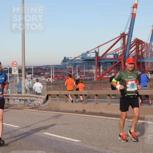03.10.2024 - Köhlbrandbrückenlauf Matties Gatica Varas http://msf.ph/oto/7211402 03.10.2024 09:36:33 Position 2 1327, 1123, 1500, 1, 1512 meine-sportfotos.de