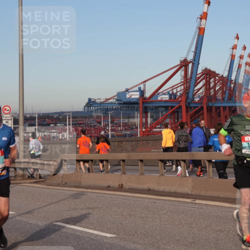 03.10.2024 - Köhlbrandbrückenlauf Matties Gatica Varas http://msf.ph/oto/7211420 03.10.2024 09:36:34 Position 2 1327, 1123, 1500, 1, 1512 meine-sportfotos.de
