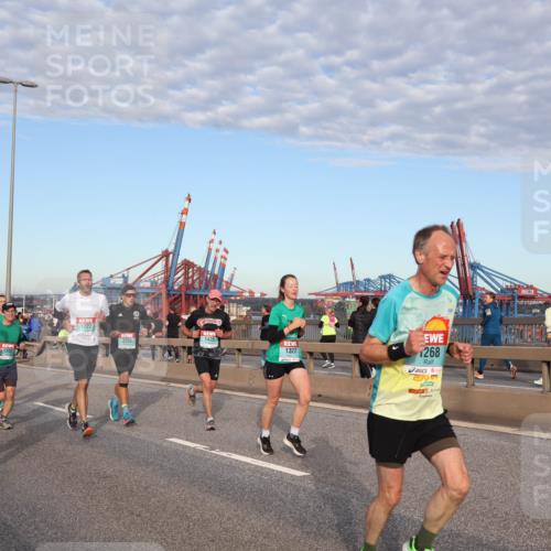 03.10.2024 - Köhlbrandbrückenlauf Matties Gatica Varas http://msf.ph/oto/7211544 03.10.2024 09:36:40 Position 2 1121, 1202, 1222, 1425, 2220, 1327, 268 meine-sportfotos.de