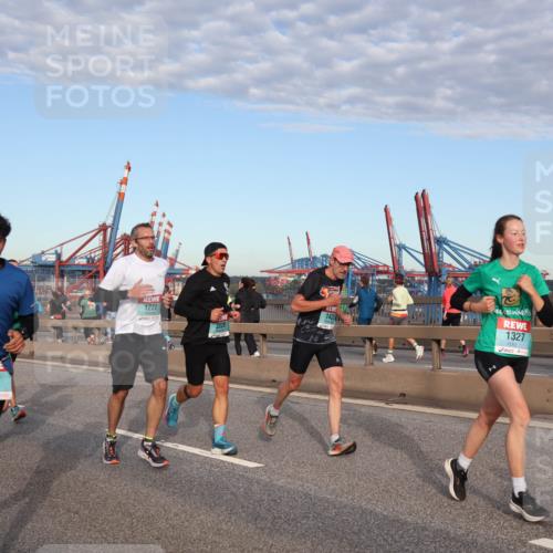 03.10.2024 - Köhlbrandbrückenlauf Matties Gatica Varas http://msf.ph/oto/7211593 03.10.2024 09:36:41 Position 2 1121, 1222, 1327 meine-sportfotos.de