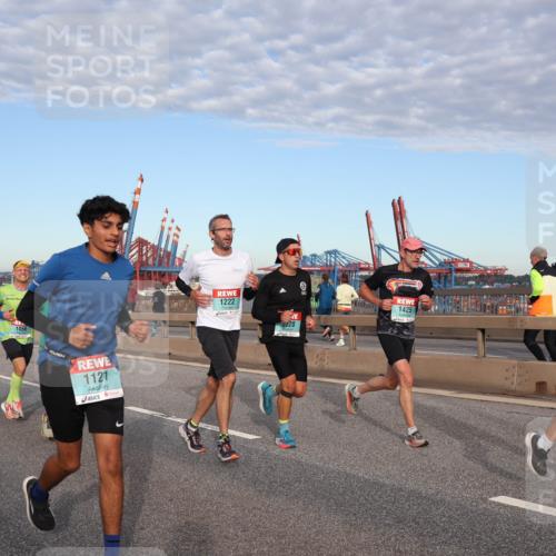03.10.2024 - Köhlbrandbrückenlauf Matties Gatica Varas http://msf.ph/oto/7211611 03.10.2024 09:36:41 Position 2 116, 1056, 1121, 1222, 1425, 2220, 132 meine-sportfotos.de