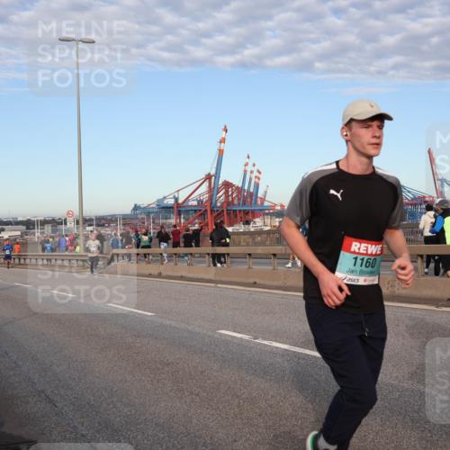 03.10.2024 - Köhlbrandbrückenlauf Matties Gatica Varas http://msf.ph/oto/7211673 03.10.2024 09:36:44 Position 2 1160 meine-sportfotos.de