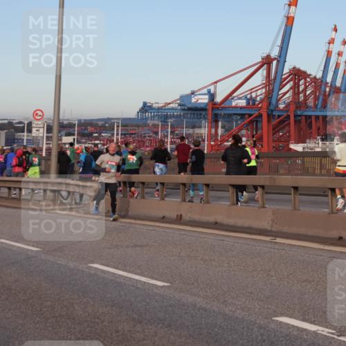 03.10.2024 - Köhlbrandbrückenlauf Matties Gatica Varas http://msf.ph/oto/7211676 03.10.2024 09:36:44 Position 2 00, 1 meine-sportfotos.de