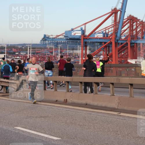 03.10.2024 - Köhlbrandbrückenlauf Matties Gatica Varas http://msf.ph/oto/7211688 03.10.2024 09:36:45 Position 2 1500, 1139 meine-sportfotos.de