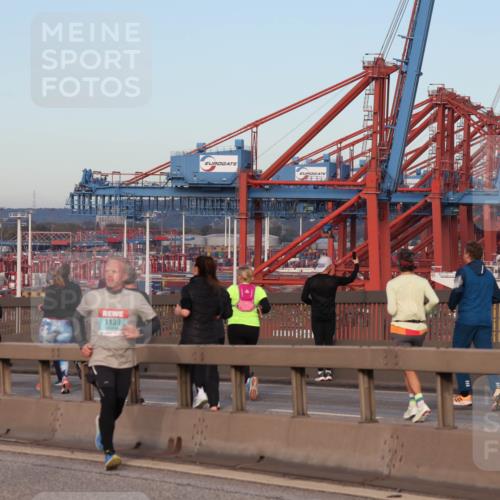03.10.2024 - Köhlbrandbrückenlauf Matties Gatica Varas http://msf.ph/oto/7211697 03.10.2024 09:36:46 Position 2 1139 meine-sportfotos.de