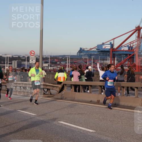 03.10.2024 - Köhlbrandbrückenlauf Matties Gatica Varas http://msf.ph/oto/7211835 03.10.2024 09:36:52 Position 2 1384, 1416, 1500, 1, 1348, 1447 meine-sportfotos.de