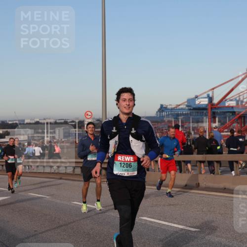 03.10.2024 - Köhlbrandbrückenlauf Matties Gatica Varas http://msf.ph/oto/7211952 03.10.2024 09:37:03 Position 2 462, 1096, 1399, 1206 meine-sportfotos.de